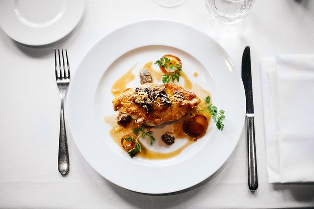 جمل عن restaurant