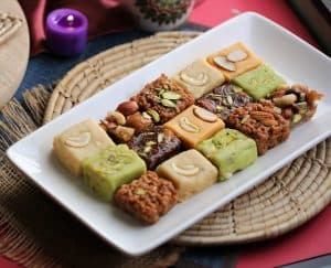 معلومات عن الحلوى العمانية بالانجليزي قصير
