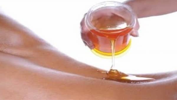 فوائد وضع العسل على السرة للرجال