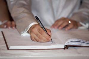 نموذج عقد إعارة عامل عماله من مؤسسة لاخرى