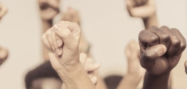بحث جامعي عن العنصريه