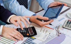 ايجابيات وسلبيات الخصخصة