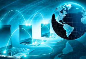 إيجابيات وسلبيات الدردشة عبر الإنترنت