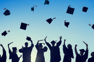 عبارات حزينة عن التخرج