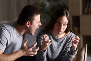 تعبير عن خلاف بين صديقين