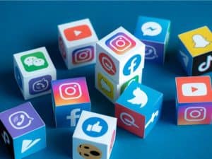 تعبير عن شبكات التواصل الاجتماعي