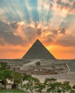 تعبير عن رحلة الى مصر بالانجليزي قصير