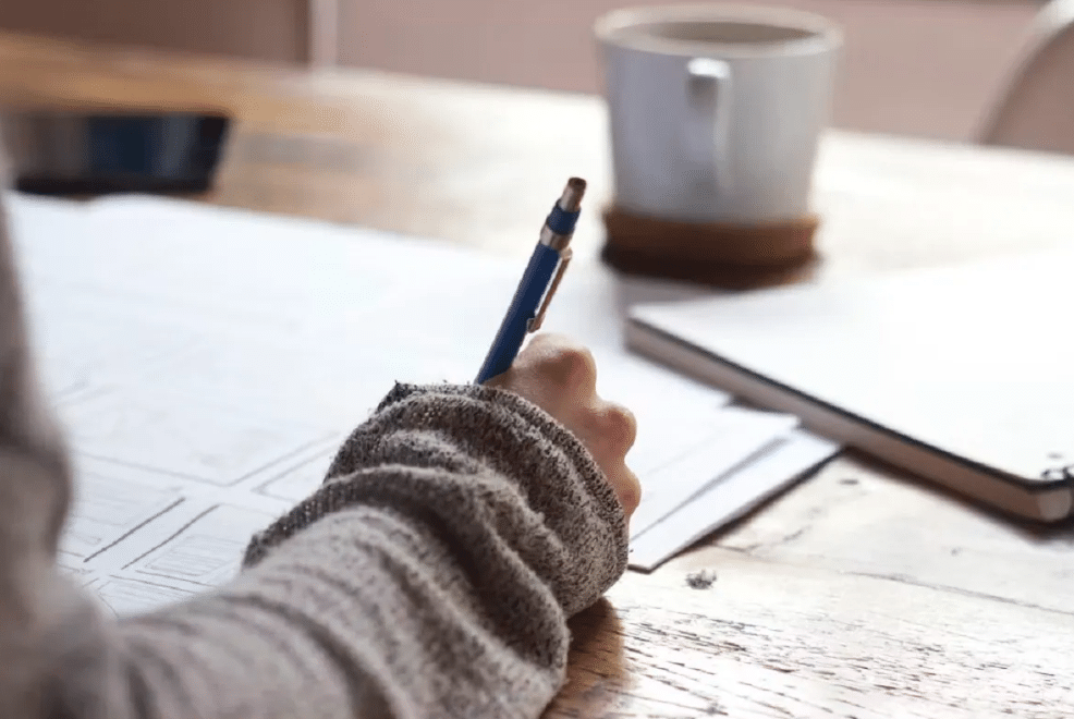 تعبير عن هواية الكتابة