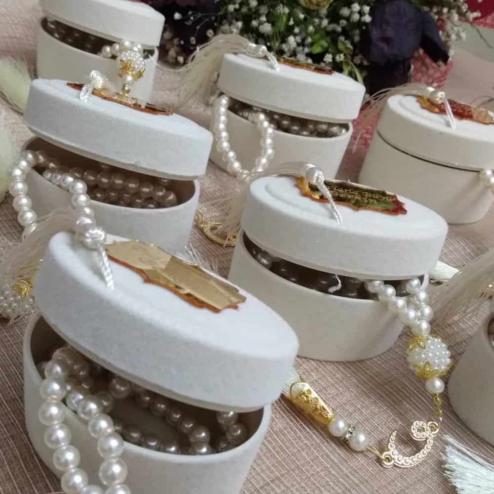 توزيعات العروس لصديقاتها 5