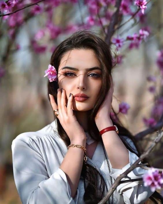 مُلصقات بنات كيوت1