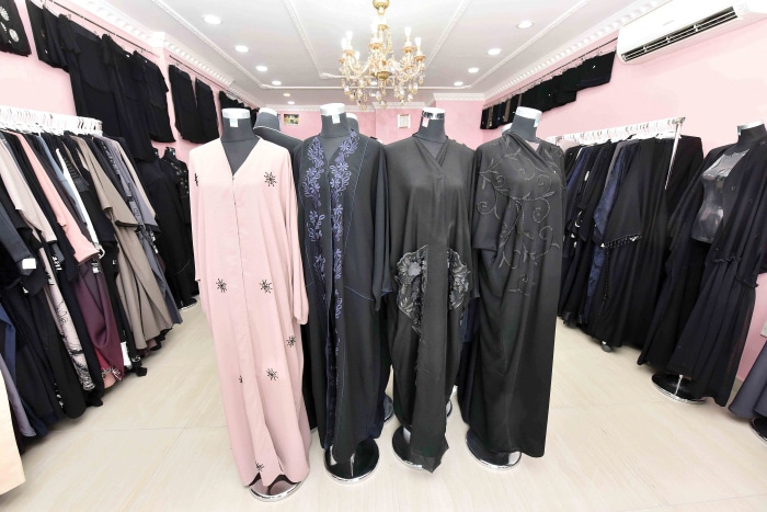 محلات بيع العبايات بالجملة في الرياض
