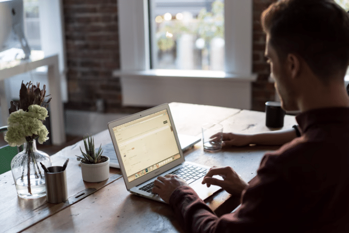 The role of artificial intelligence in 
 1 job search