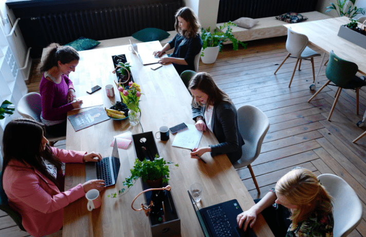Businesswomen sharing their experiences… How can you build an 
 1  amazing career as a girl?