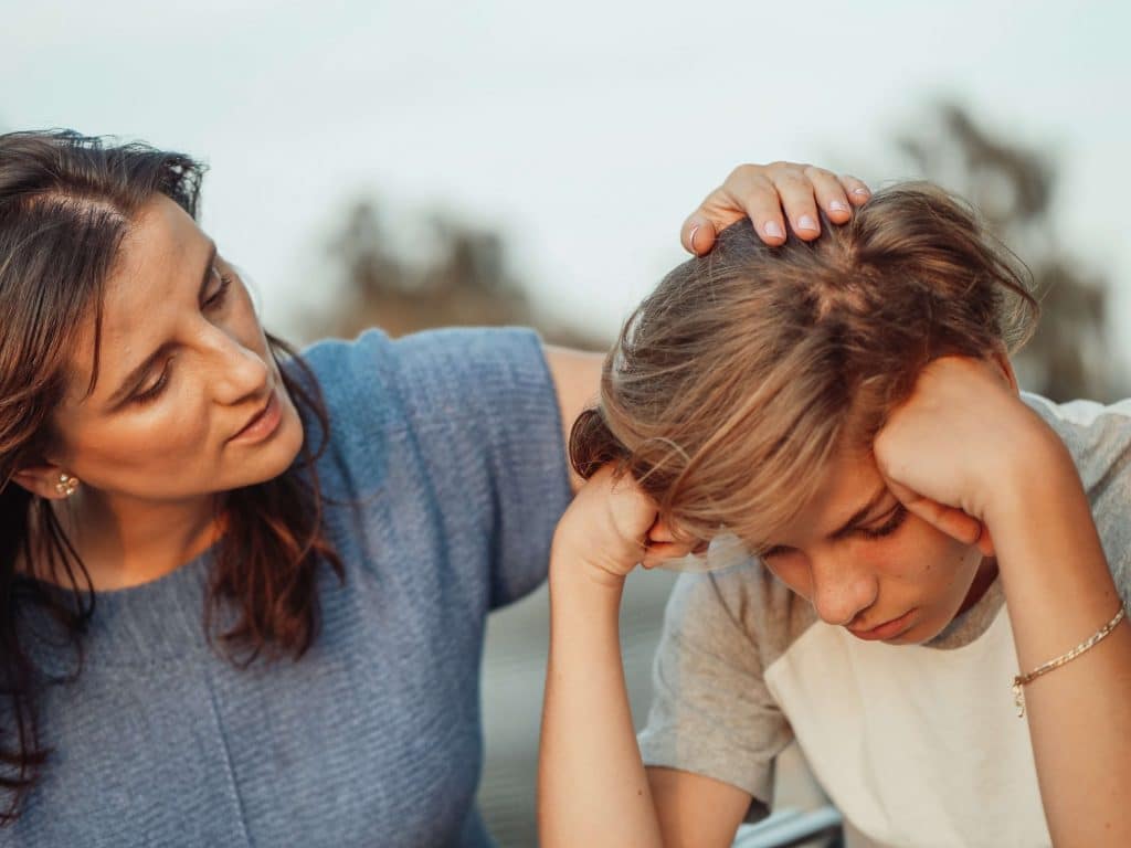 كيف أتعامل مع ابني المراهق قليل الأدب