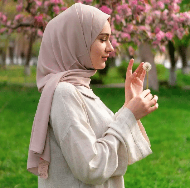 خلفيات تيك توك فخمة للبنات محجبات 5