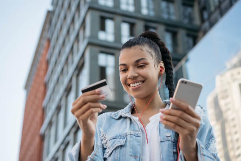 أفضل بنك لفتح حساب توفير في الإمارات