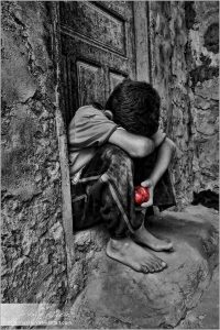 من صاحب مقولة لو كان الفقر رجلا لقتلته