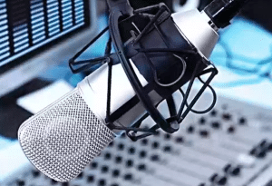 إذاعة مدرسية متكاملة عن الكسل