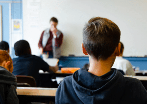 تعبير عن موقف حصل لك في المدرسة بالانجليزي
