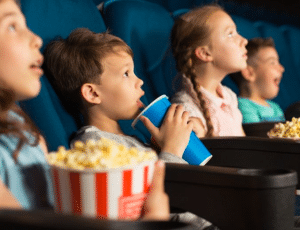 تعبير عن فيلم كوميدي بالانجليزي قصير