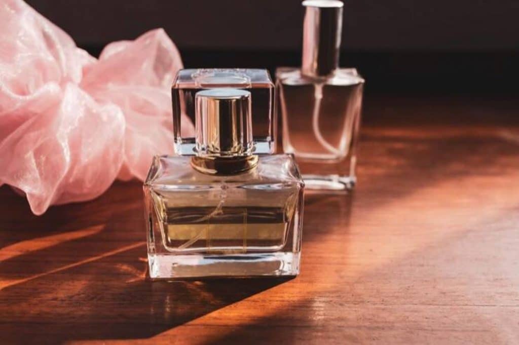 نموذج اعلان جاهز عن العطور