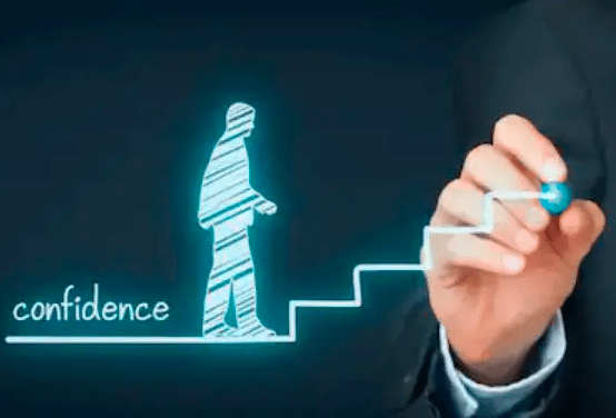 اذاعة مدرسية عن الثقة بالنفس