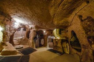 بحث عن مدينة ديرينكويو مدينة غامضة تحت الأرض لكن من بناها ؟ بالعربي والانجليزي