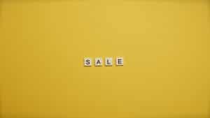 معنى وترجمة كلمة sale بالانجليزي