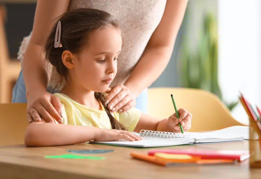 موضوع تعبير عن أول يوم دراسي بالأنجليزي