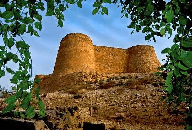 بحث عن قلعة القتل بالانجليزي مترجم بالعربي