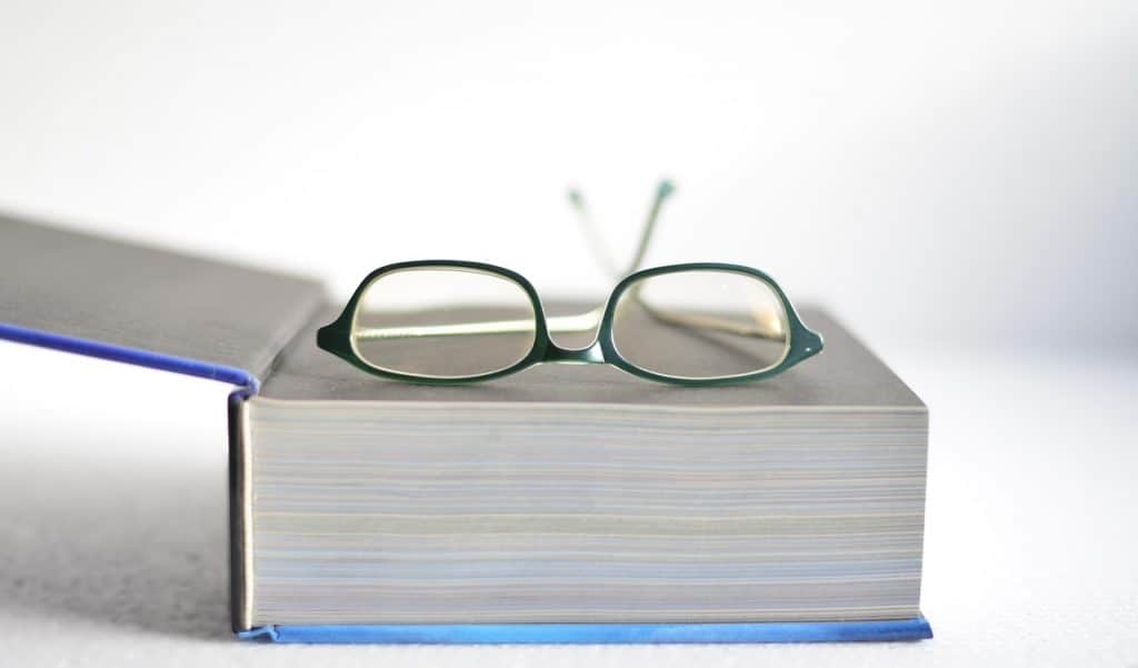 بحث بالانجليزي عن مؤشرات النمط التفسيري مترجم للعربي