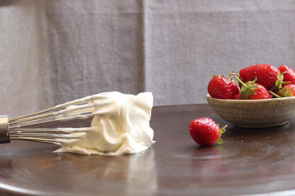 معنى whisk بالانجليزي