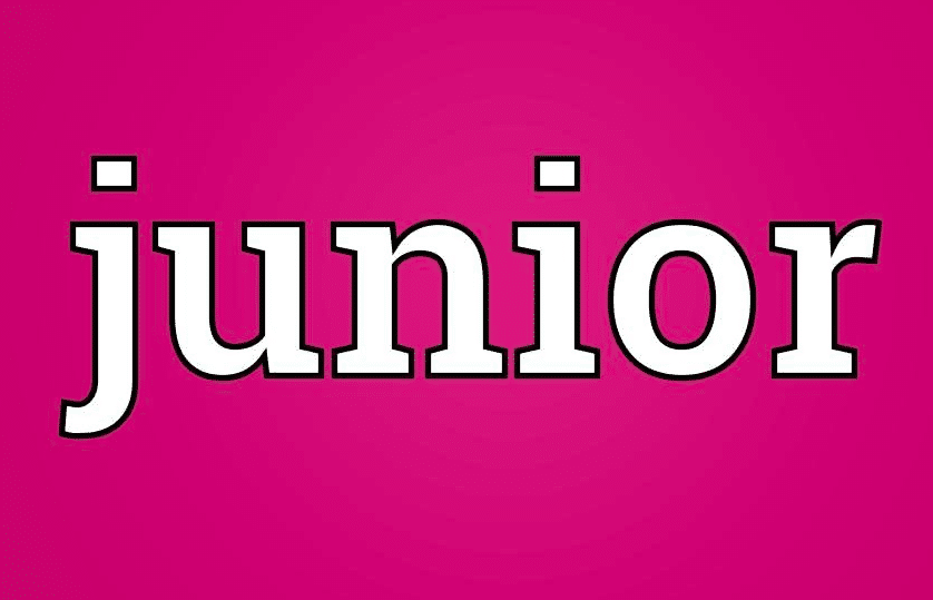 معنى كلمة junior بالانجليزي