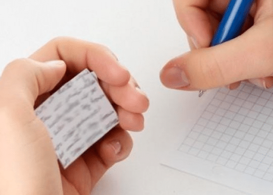 قصص قصيرة معبرة عن الغش بالأنجليزي والعربي